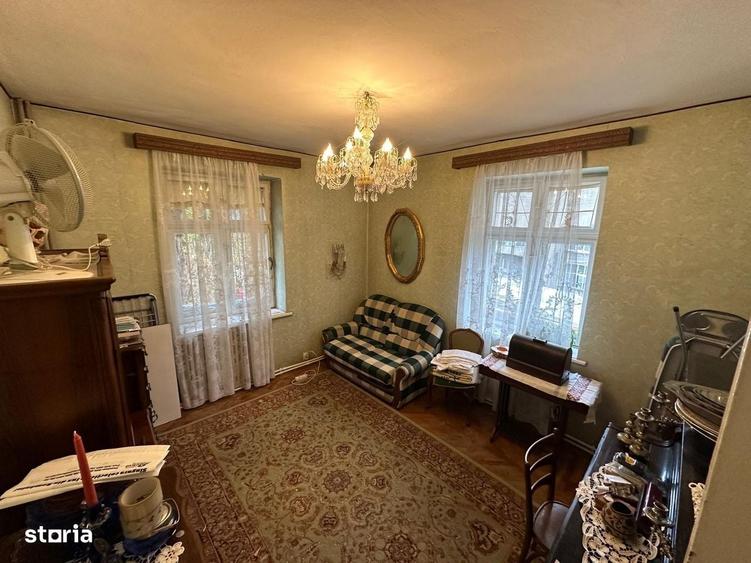 Apartament cu 3 camere semidecomandat în Albești