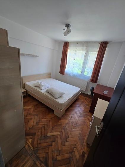Apartament cu 3 camere decomandat în Bd. Independenței