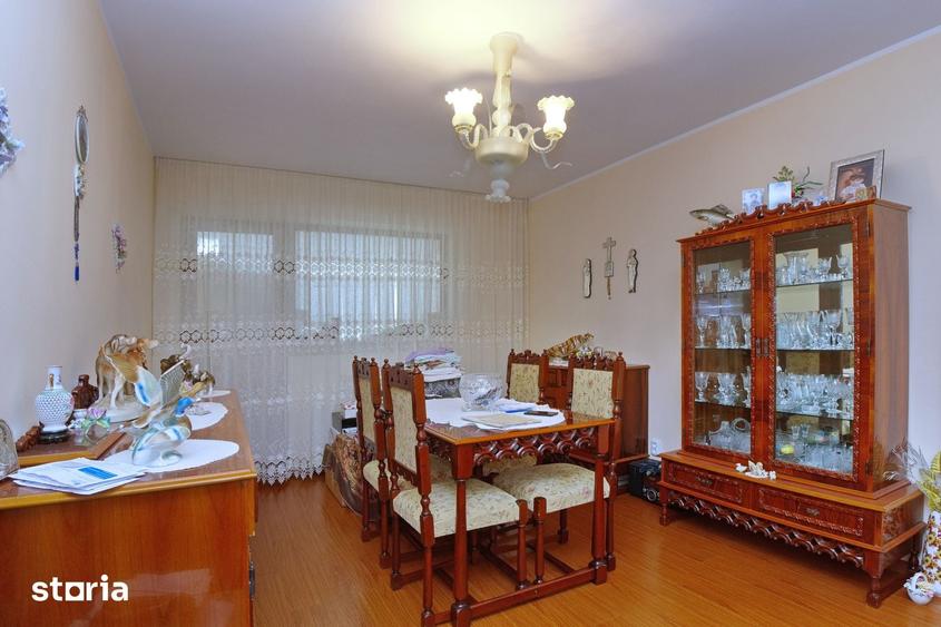 Apartament cu 3 camere decomandat în Mazepa 1