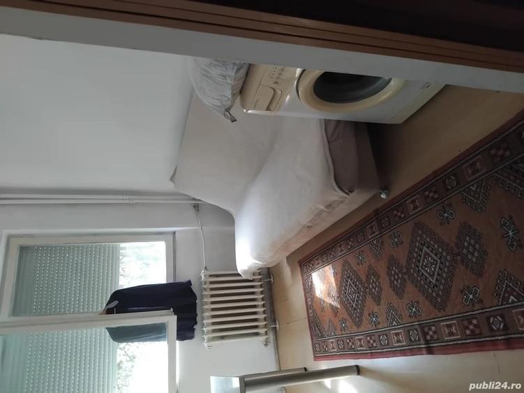 Garsonieră decomandată în Rogerius