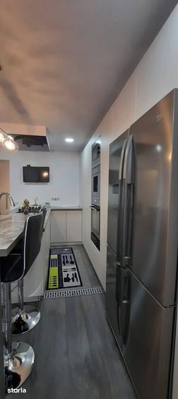 Casă cu 3 camere decomandat cu Teren 300 Mp în Central