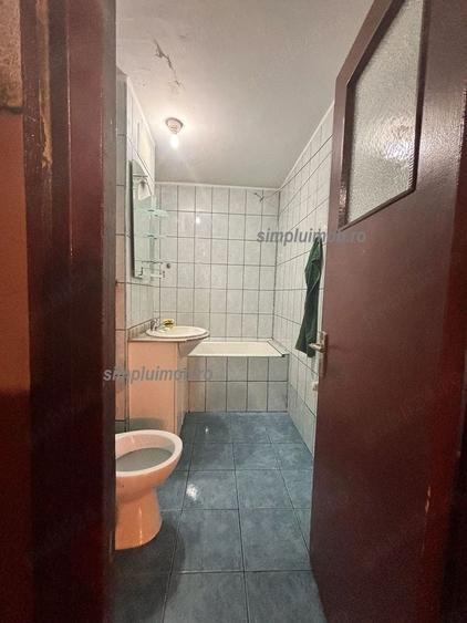 Apartament cu 3 camere semidecomandat în Alexandru Obregia