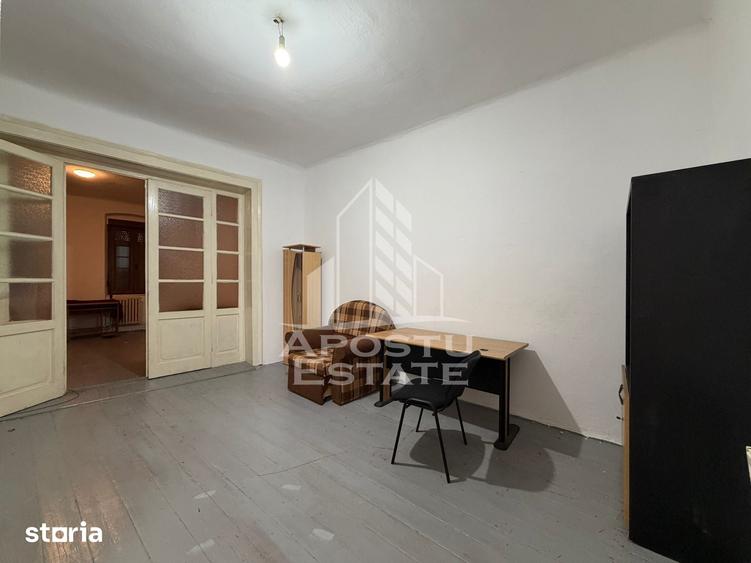 Casă cu 2 camere cu Teren 300 Mp în Girocului