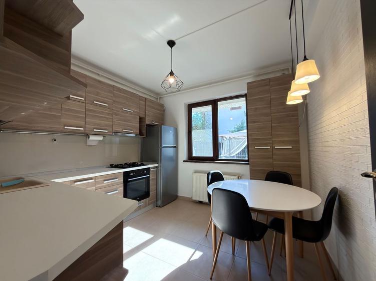 Duplex cu 3 camere cu Canalizare în Central