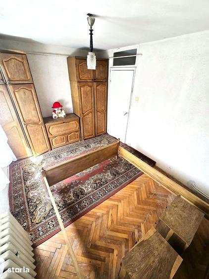 Apartament 2 camere semidecomandat, Micro 16 Str. Universului nr. 8 - 11