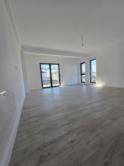 Casă de vânzare in complex rezidențial Eden Forest–Gulia,35minPiata Victoriei - 9