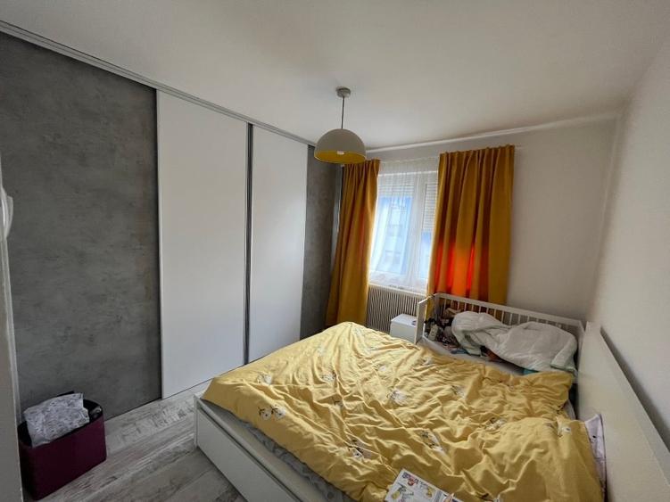 Apartament cu 3 camere, 2 băi, 66 mp + 4 mp balcon, decomandat, etaj 2/4 - 12