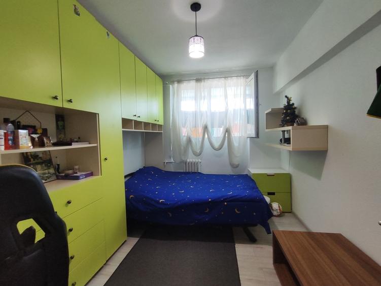 Apartament 3 Camere Sector 4 - 9