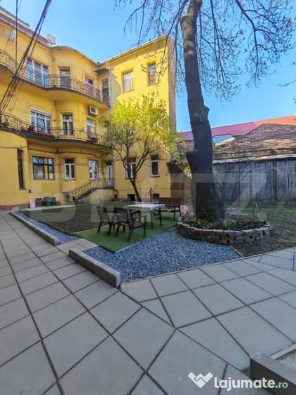Cladire istorica, apartament 2 dormitoare, decomandat, zona - 12