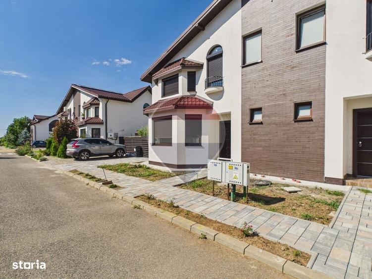 Casă cu 4 camere în Ostratu