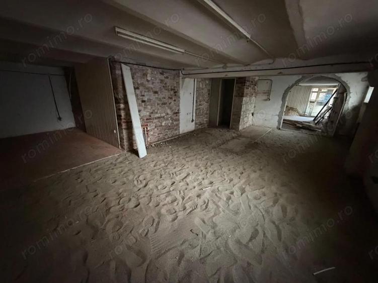 Spa?iu de inchiriat Strada Paris | Demisol cu acces stradal - 1