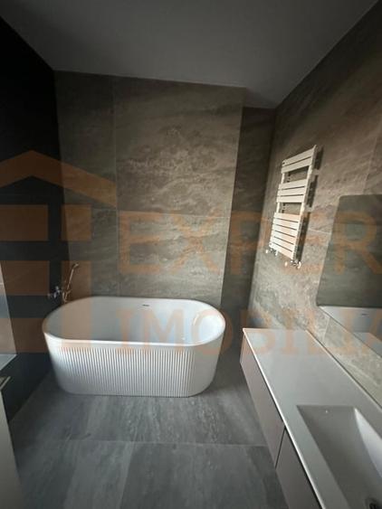 Vila deosebita de vanzare - zona Mamaia Nord pe malul lacului - 12