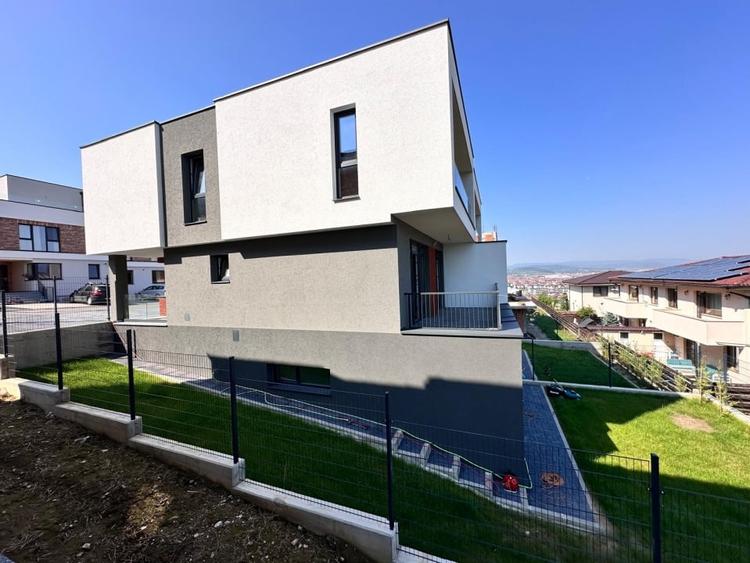 Duplex cu un design deosebit, spatiu generos si curte proprie - 8