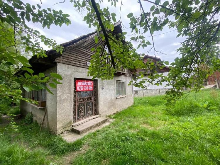 Casa batrineasca + Teren 1190 mp - 1