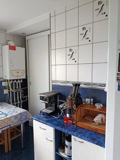 vand apartament 4 camere centru - 2