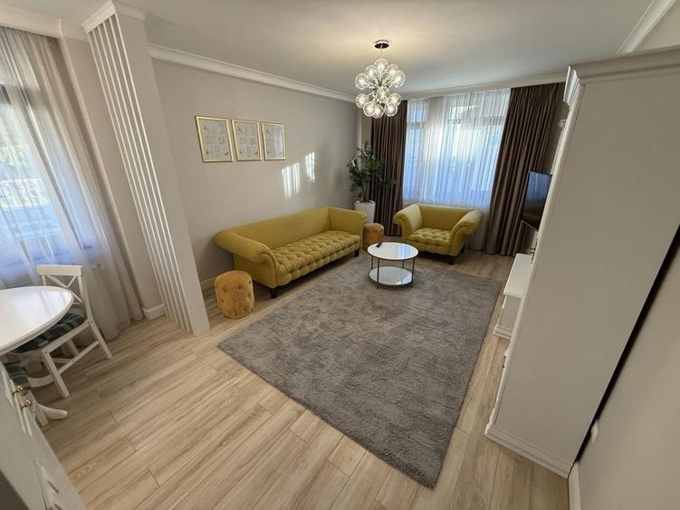 Ofer spre inchiriere Apartament 3 Camere zona liceului Economic - 2