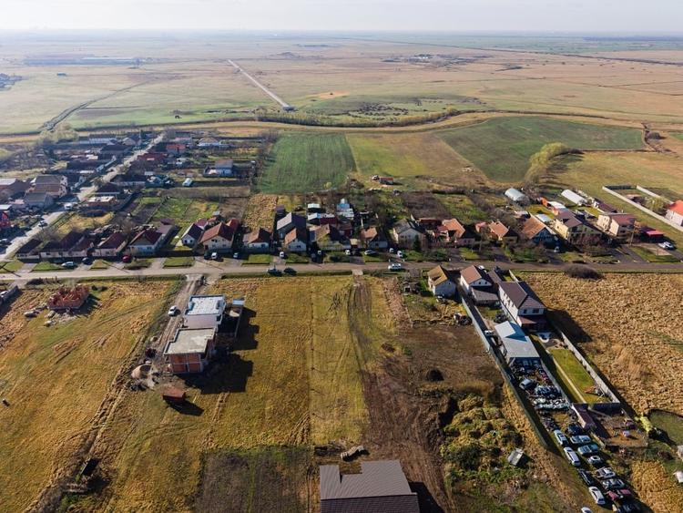 Teren 1028 mp Sanandrei, strada asfaltata – Comision 0% - 11