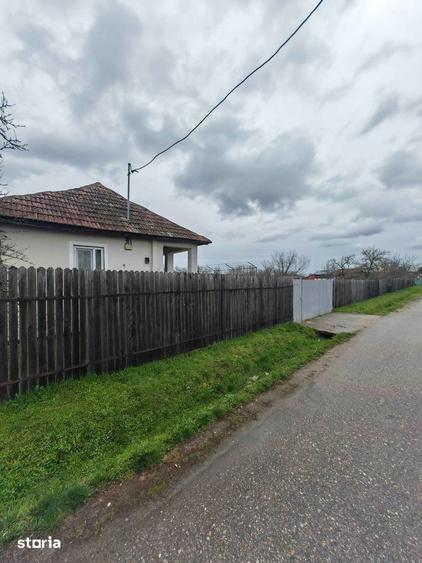 Casă cu 3 camere cu Teren 1528 Mp în Optași