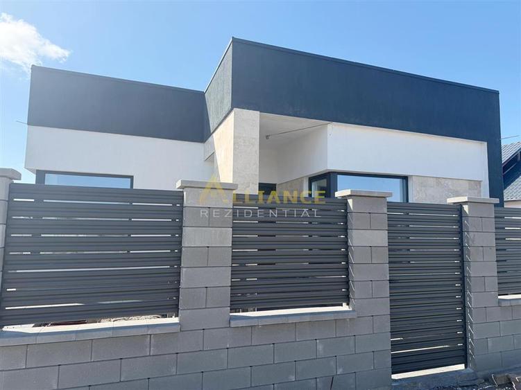 Casa individuală parter ~ 4 camere ~ 2 băi + dressing ~ teren 371mp - 1