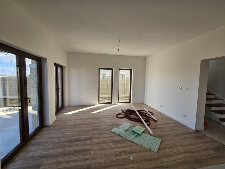 Case individuale noi, P+E, în Moșnița Nouă, locații excelente, comision 0% - 2