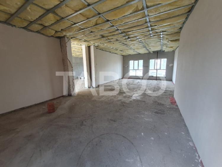 Spatiu comercial suprafata 132 mp se poate vinde si separat 66 si 66mp - 2