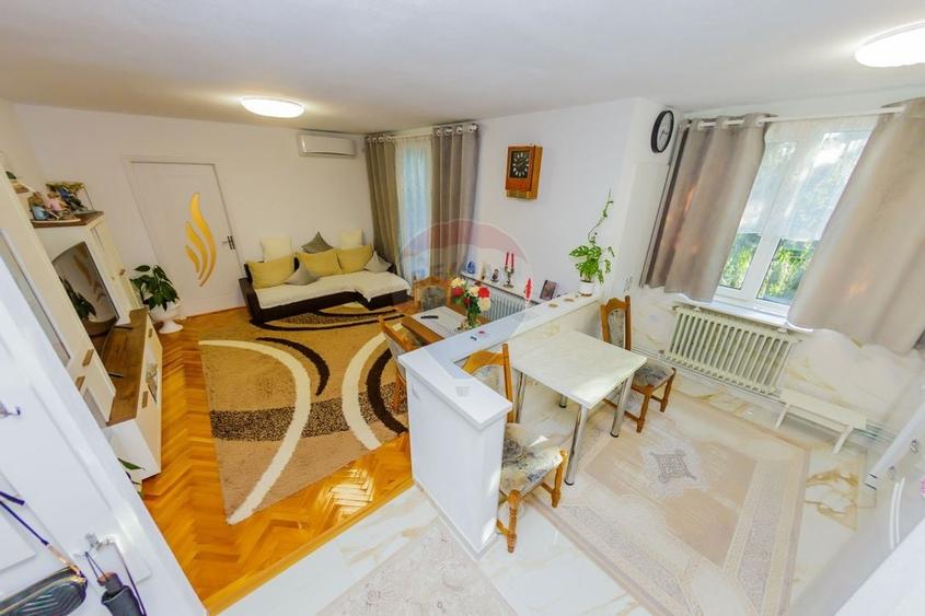 ULTRACENTRAL- apartament 3 camere cu garaj - 1