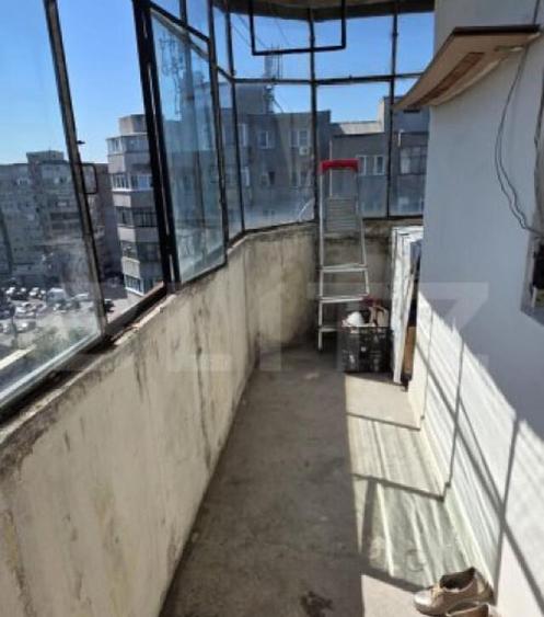 Apartament de vanzare, cu 4 camere, 4 balcoane, 75 mp, zona - 4