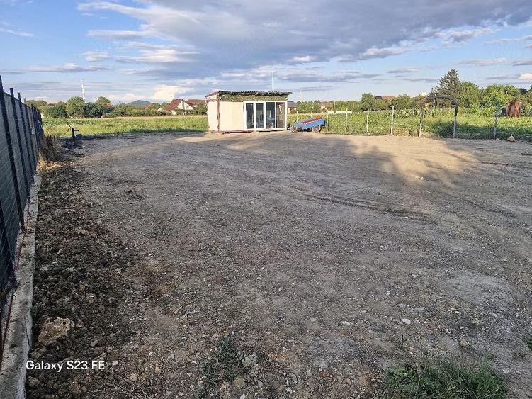 Teren de 500 mp, în Stupini
