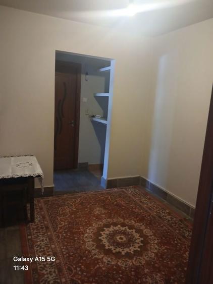 Inchiriez apartament 2 camere ,baie ,bucatarie, hol. - 2