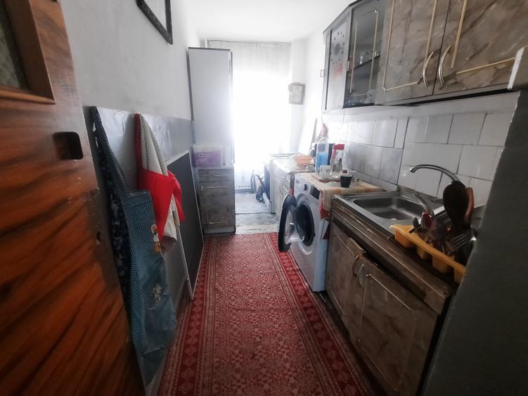 VANZARE GARSONIERA SEBASTIAN- RAZOARE - 1