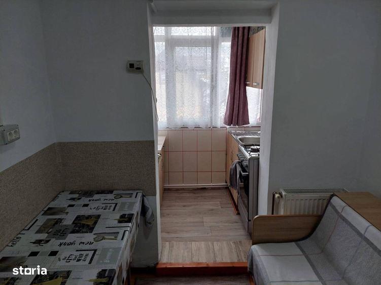 Vand apartament cu 2 camere,etaj 2 - 4