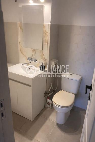 Spatiu comercial  la parter bloc - (COD 10) CAPITOL - 2