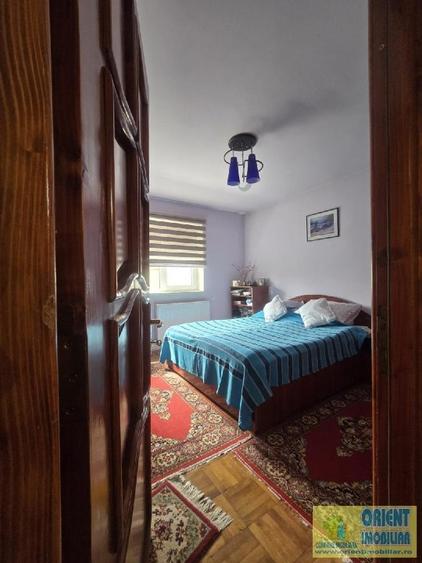 Tomis Nord, Rovere, de vanzare 3 camere, decomandat, gaze - 5