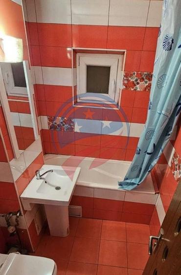 CHIRIE APARTAMENT 3 CAMERE 1 MAI - 5