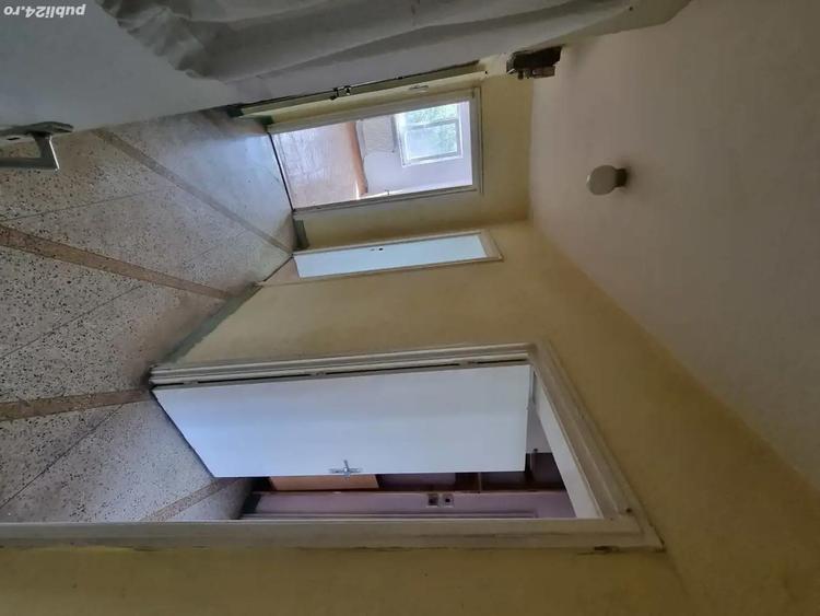 A 37 Liceul sanitar ,Apartament 3 camere confort 1 - 3