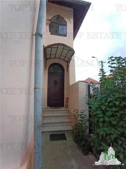 Vila cu aspect de conac in centrul Ploiestiului, ideala pentru locuinta, birou s - 1
