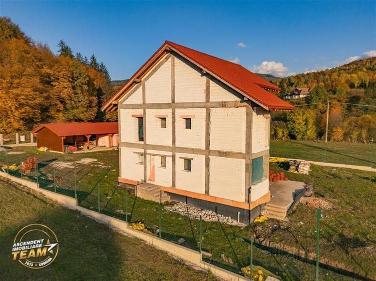 FILM! Vila intr-un peisaj mirific, cu 2.900mp teren, Covasna - 2