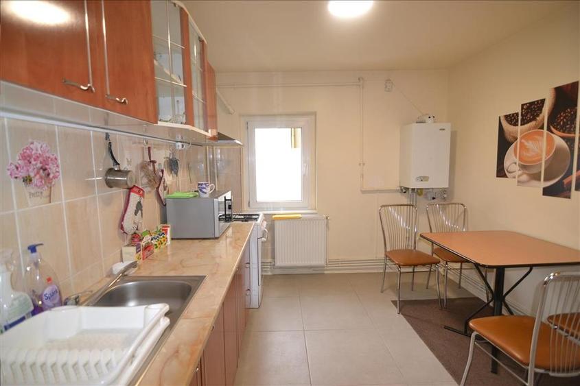 Apartament 3 camere decomandat 2 bai.2 balcoane  etajul 2   Judetean - 36