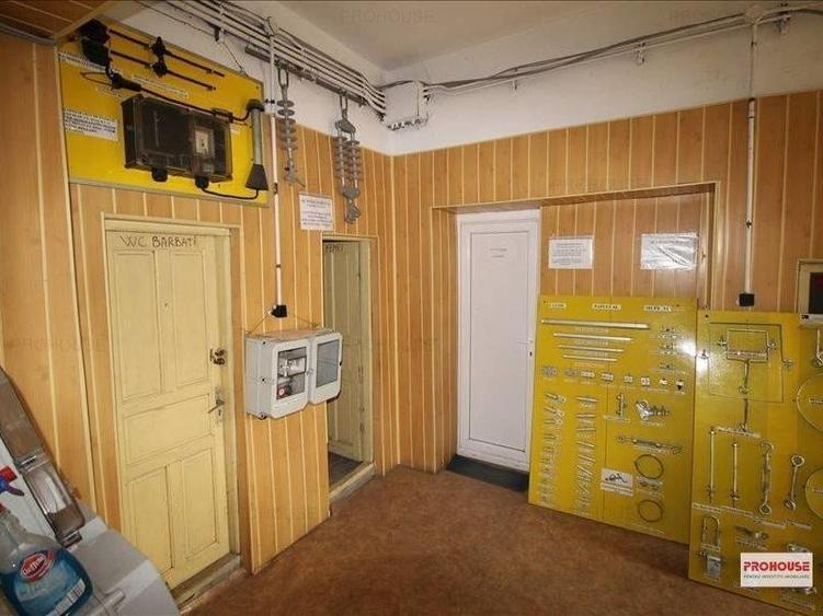 Hala 230 mp + birouri 100 mp + teren 2.370 mp - 10