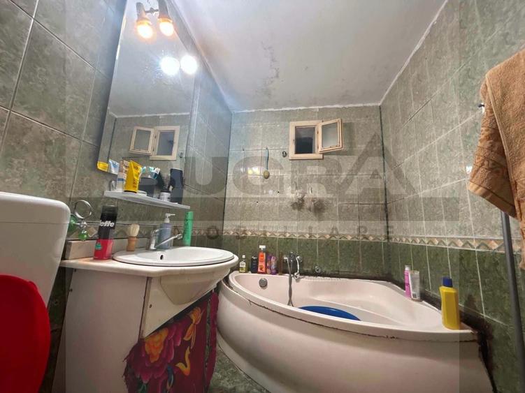 Apartament cu 4 camere decomandat în Central