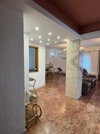 Duplex cu 4 camere cu Canalizare în Victoriei