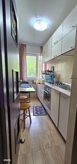 Apartament cu 3 camere semidecomandat în Tomis Nord