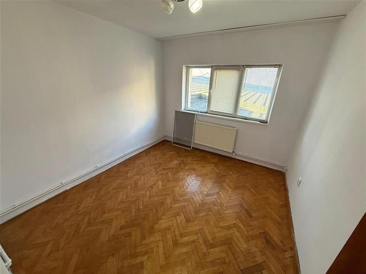 APARTAMENT 3 CAMERE, ETAJ 1, REPUBLICI - 2