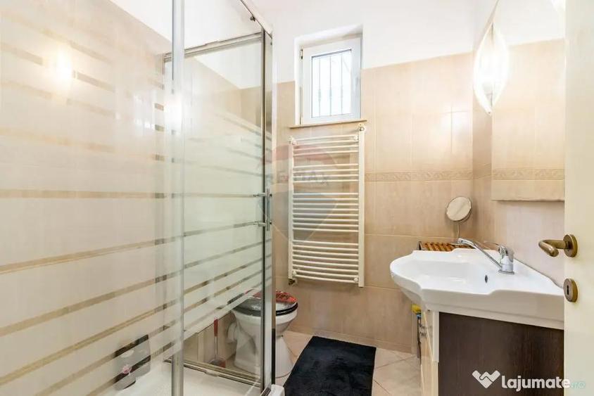 Vanzare Vila 7 camere zona Brancoveanu Strada Lastarului/... - 1