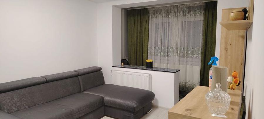 Apartament de inchiriat zona scoala 5 - 8