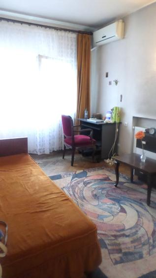 Apartament cu 3 camere decomandat în Capitale