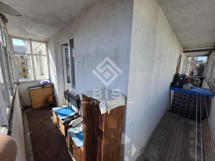 Apartament cu 3 camere decomandat în Sud