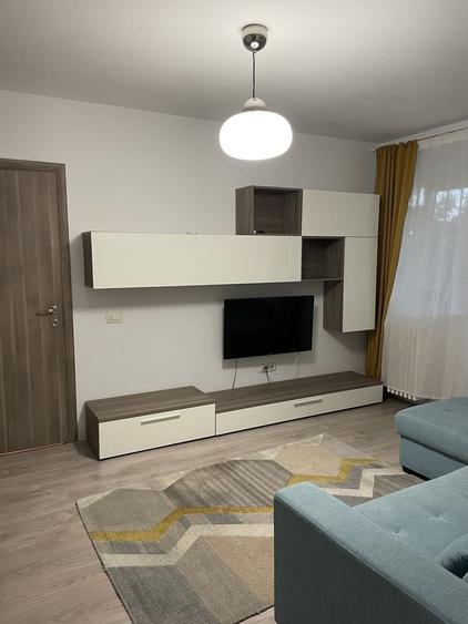 Apartament cu 2 camere semidecomandat în Basarab