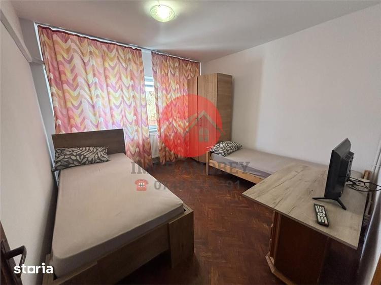 Apartament cu 3 camere decomandat în Central