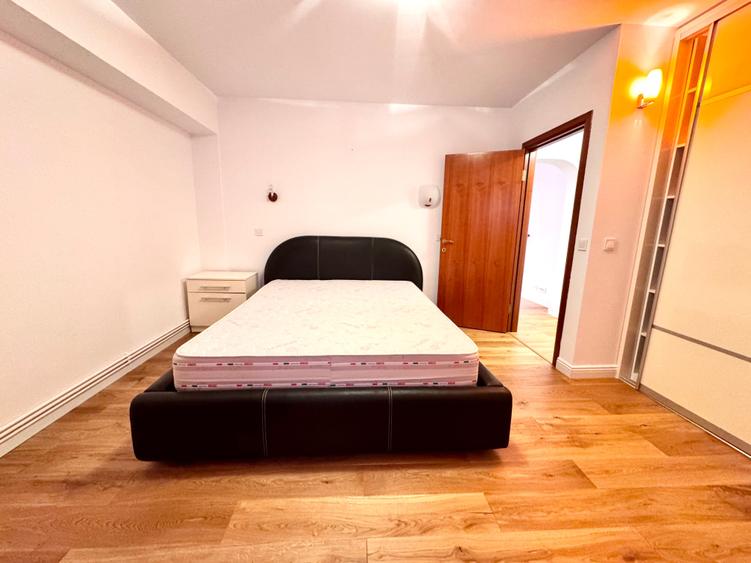 Apartament cu 3 camere decomandat în Calea Călărașilor